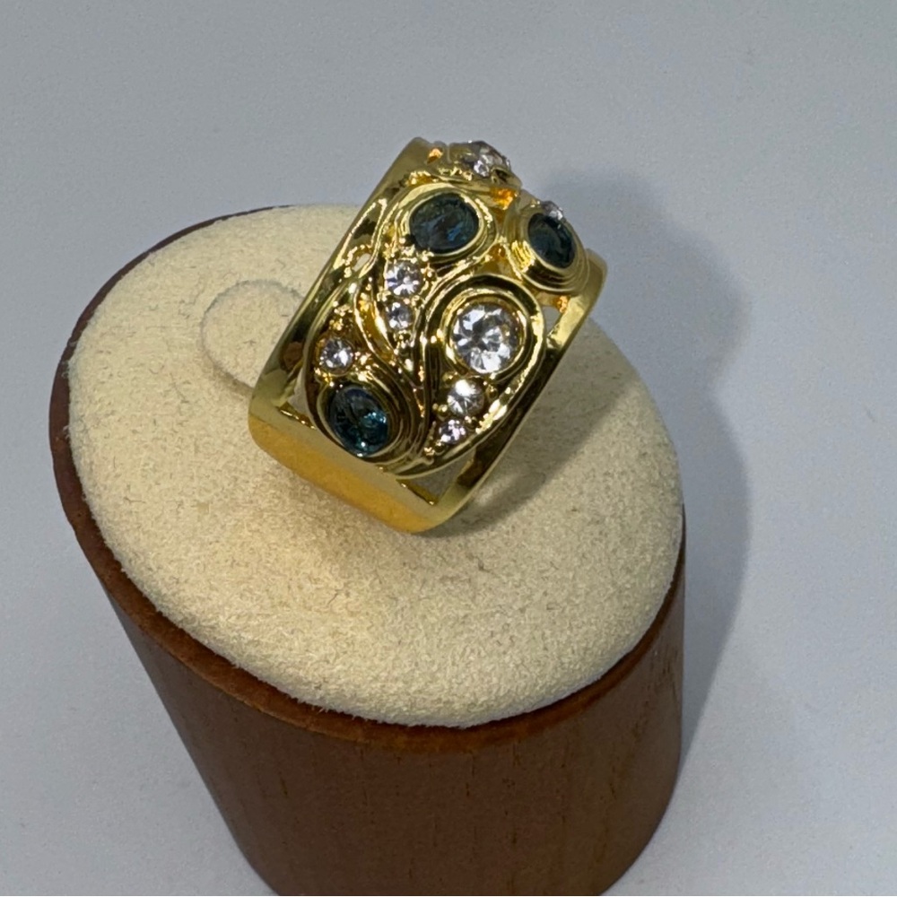 14k Blue Topaz Band - Picture 9 of 10